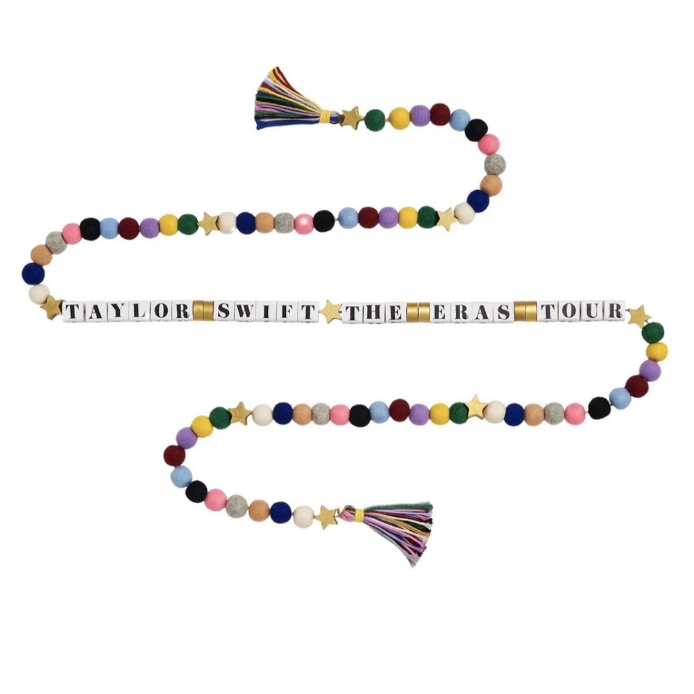 NEW! Taylor Swift The Eras Tour 💚♥️💜 Friendship Bracelet Garland -